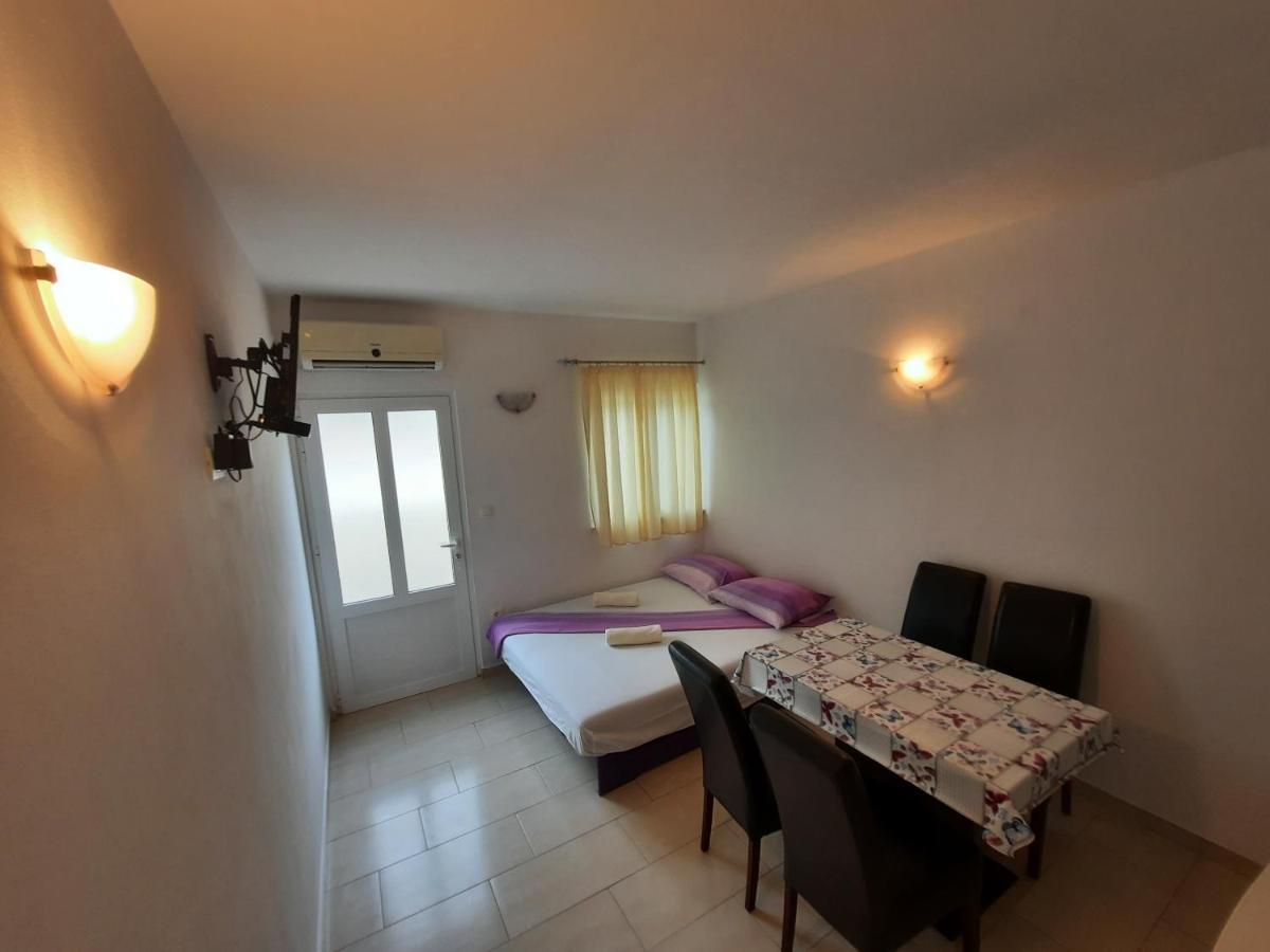 Apartments Pitarevic Saplunara Exterior photo