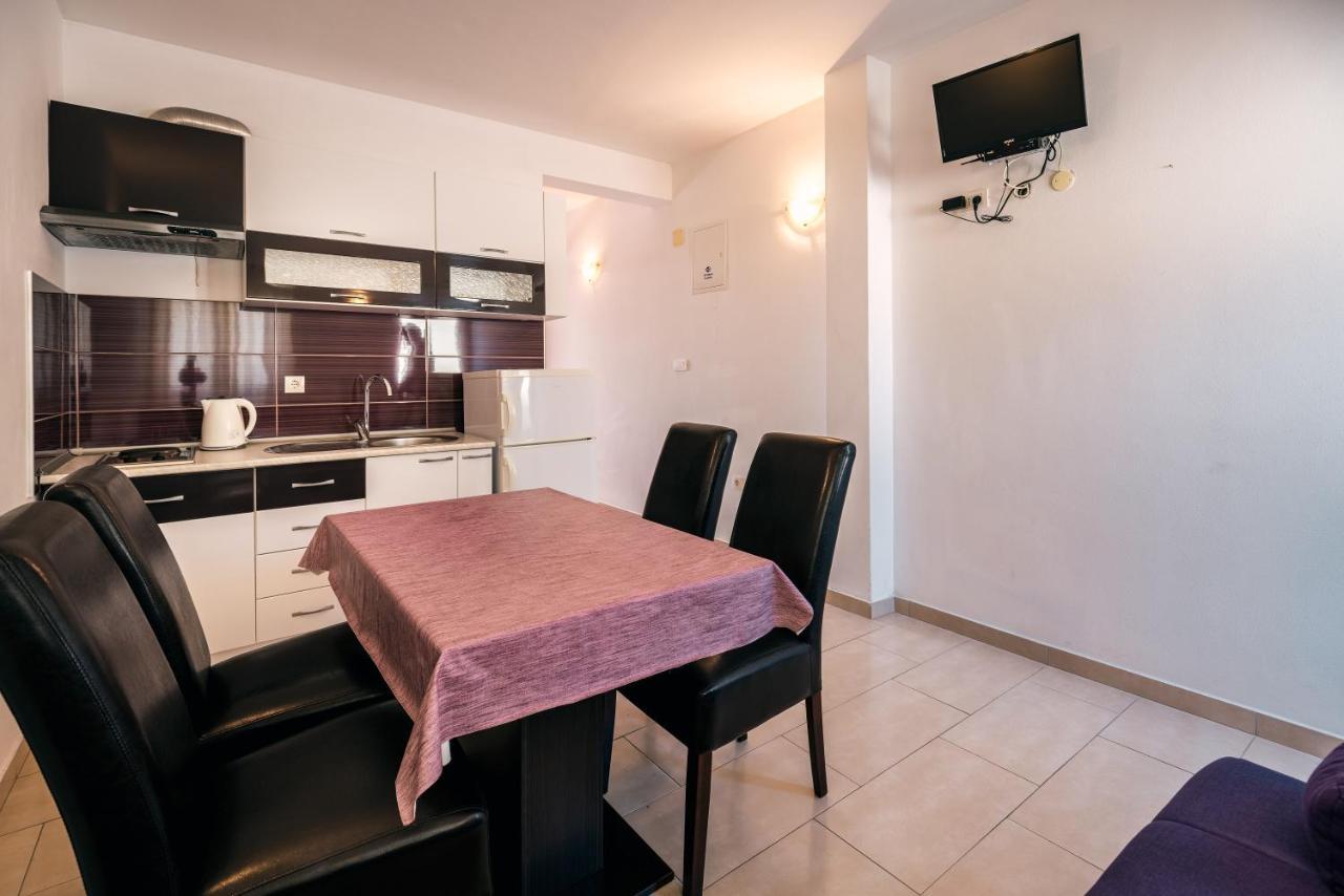 Apartments Pitarevic Saplunara Exterior photo