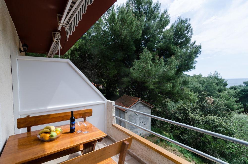 Apartments Pitarevic Saplunara Exterior photo